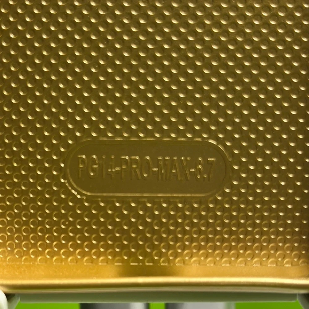 iPhone14 Max Pro Apple Gold iPhone Cover Sleek Design